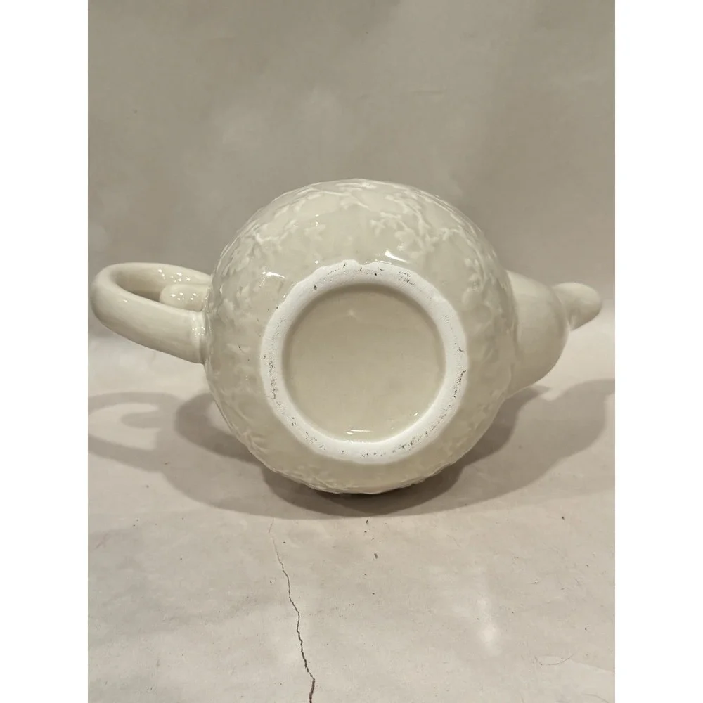 Vintage Hanging Ceramic Pottery‎ Tea Pot Birdhouse White Cream Color 7.5